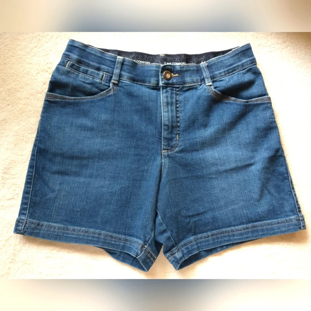 Lee Comfort Women's Size 10 Jean Shorts - Picture 1 of 4